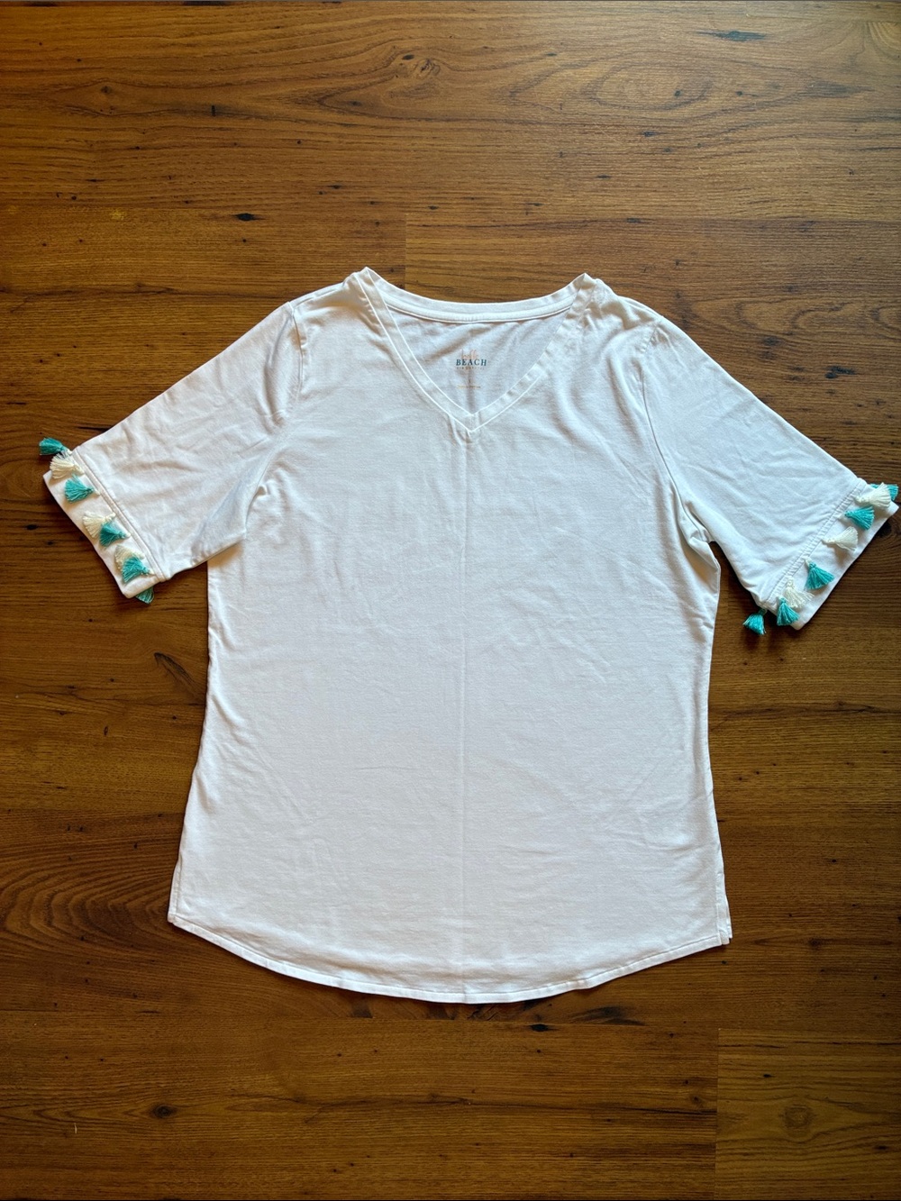 NWOT Belle Beach by Kim Gravel V-Neck white Top with Teal Tassel Trim Size S